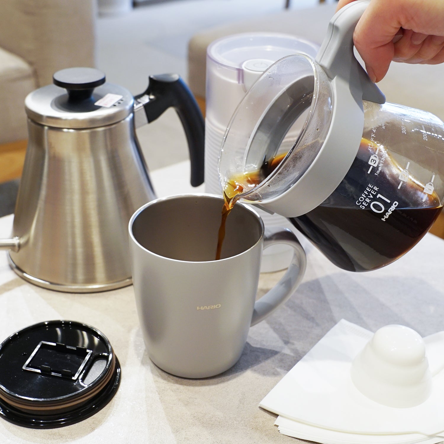 HARIO　コーヒーグッズ　3点セット　ドリップケトル　コーヒーミル　サーバー 12月中旬～発送】2026年福袋 コーヒーセット01〈グレー〉 – HARIO NETSHOP