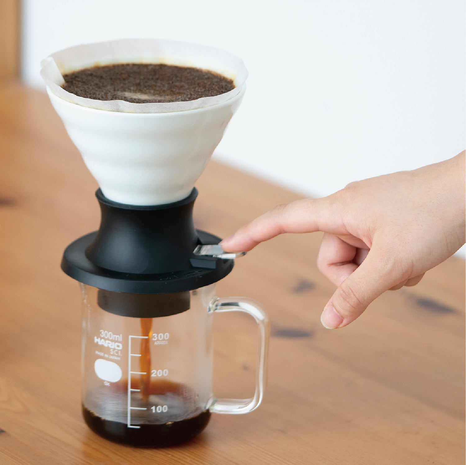 キッチン家電 HARIO EQJ-2000-B Amazon｜HARIO(ハリオ)コーヒースケール ジミー 計量範囲0~2000g