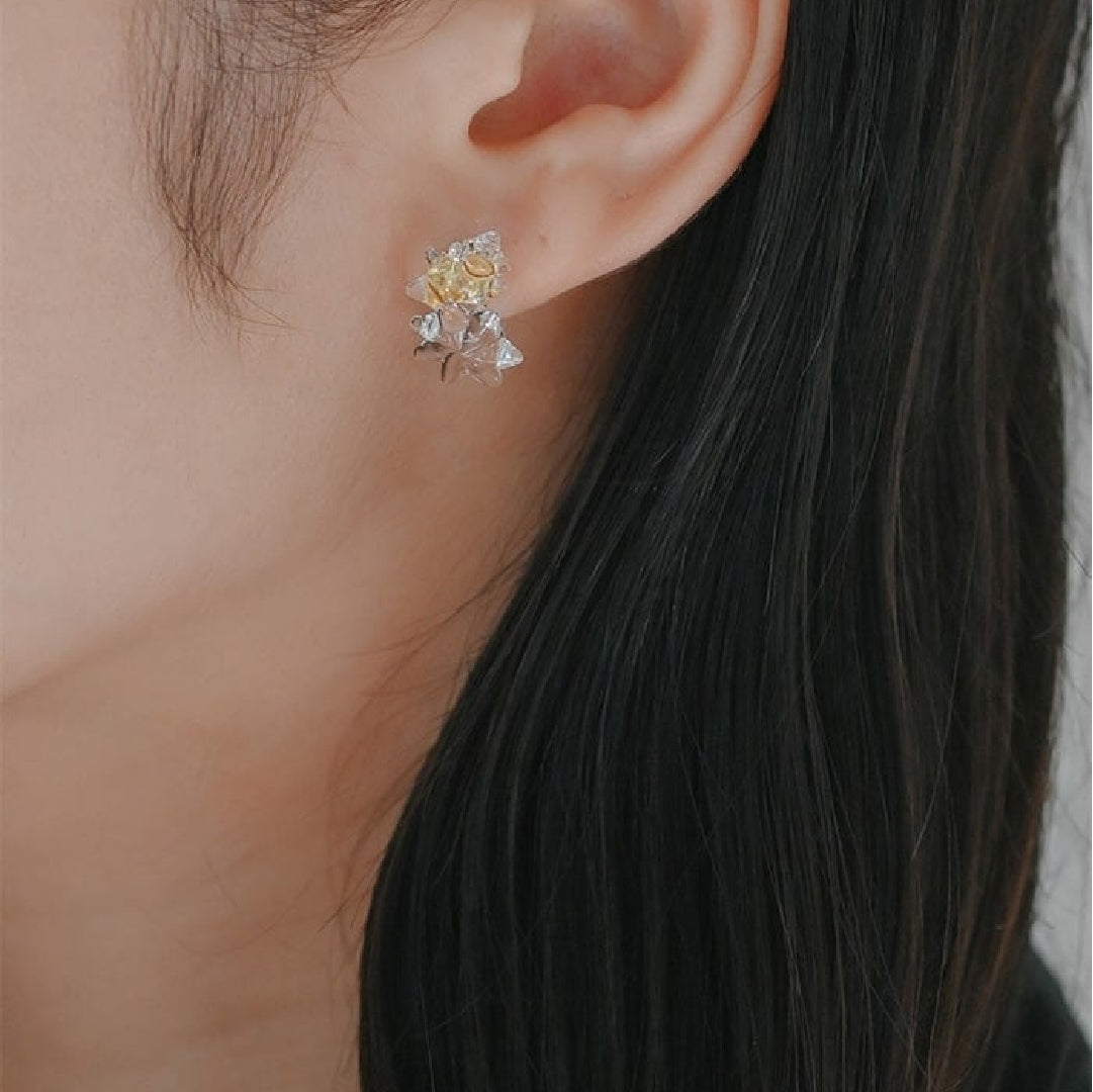 【AkariH 】　アカリ　ピアス　ゴールド 金属アレルギー対応 ステンレスピアス プチパールフラワーピアス