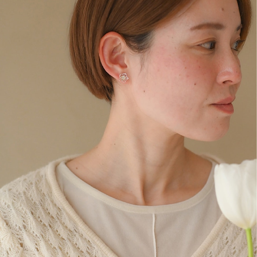 ピアス リトルフラワー –ピアス・イヤリングなら HARIO NETSHOP