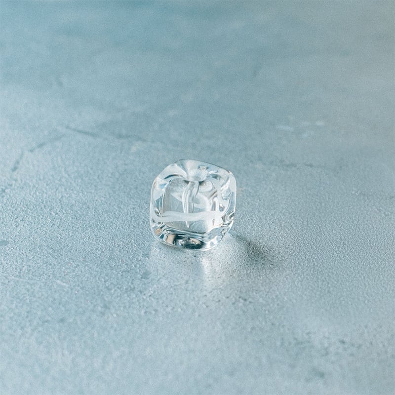 ガラスのお香立て