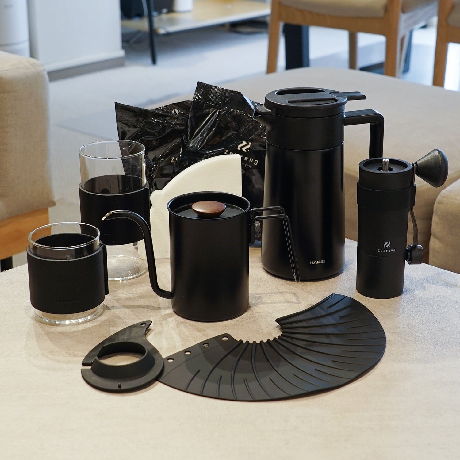 12月中旬～発送】2026年福袋 コーヒーセット02〈ブラック〉 – HARIO