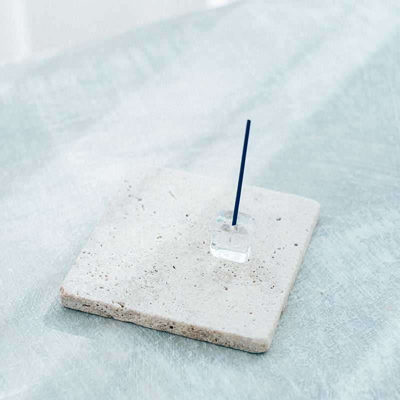 ガラスのお香立て